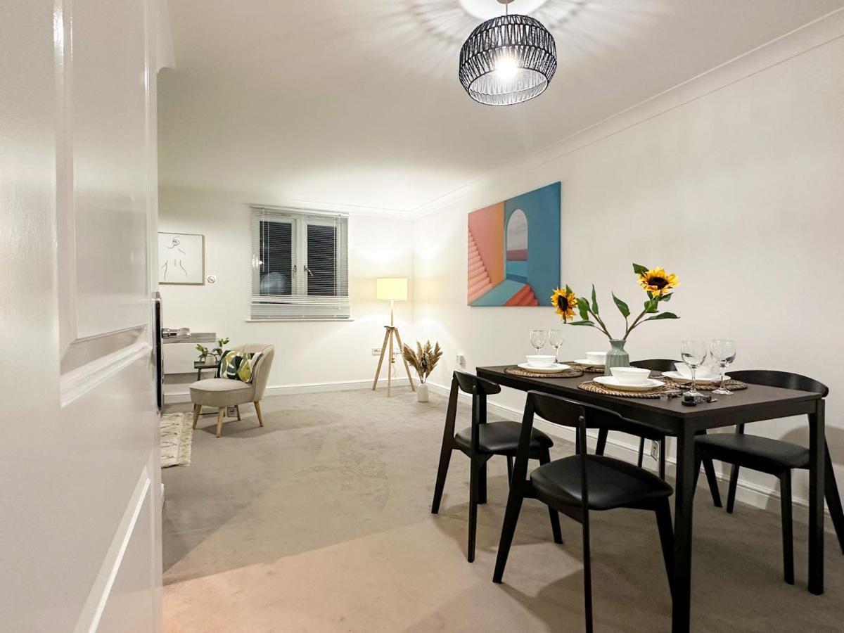 Luxury 2 Bedroom City Centre Apartment - Secure Parking - Amazing Location! كانتربيري المظهر الخارجي الصورة