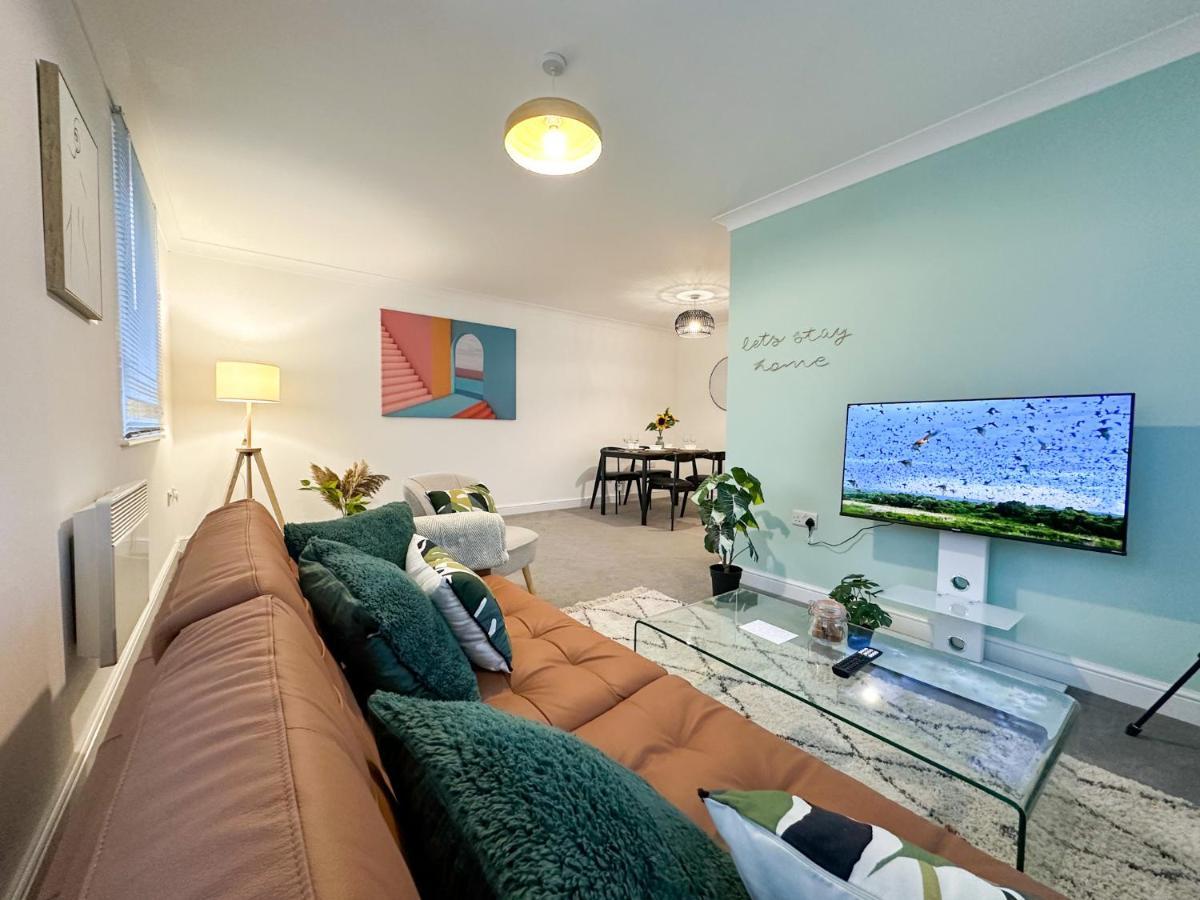 Luxury 2 Bedroom City Centre Apartment - Secure Parking - Amazing Location! كانتربيري المظهر الخارجي الصورة