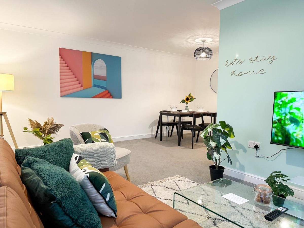 Luxury 2 Bedroom City Centre Apartment - Secure Parking - Amazing Location! كانتربيري المظهر الخارجي الصورة